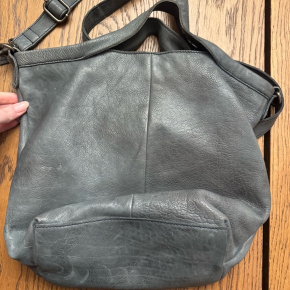 Latico Leathers Bianca Leather Crossbody Bag Smokey Denim Color - Picture 4 of 8